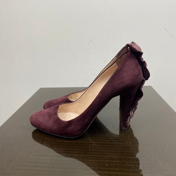 Prada Suede Ruffle Back Heels Women's 39 US 9 Designer Glam - Picture 5 of 12